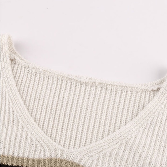Color-Block Knit V-Neck Sweater - Picture 8 of 13